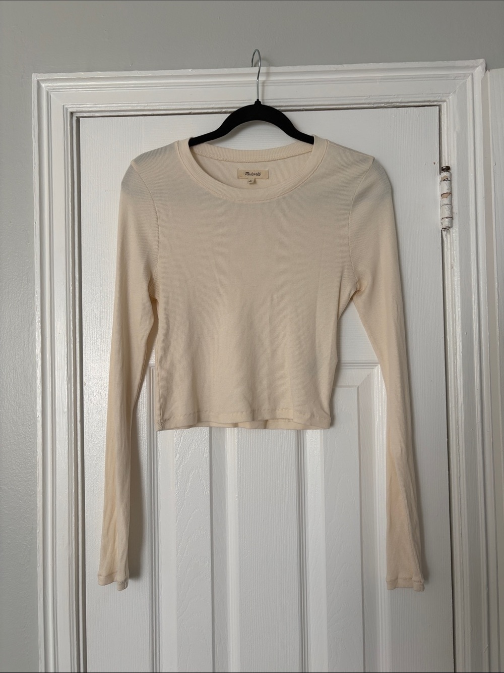 Cream Long-Sleeve Crop Top - Women's Lightweight Tee